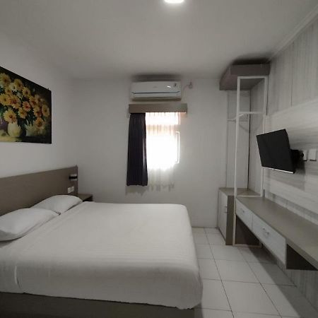 Hotel Syariah Selamat Сукабумі Екстер'єр фото